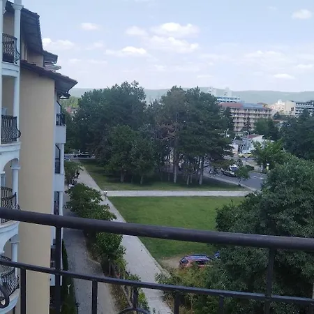 Avalon-high View Apartament *